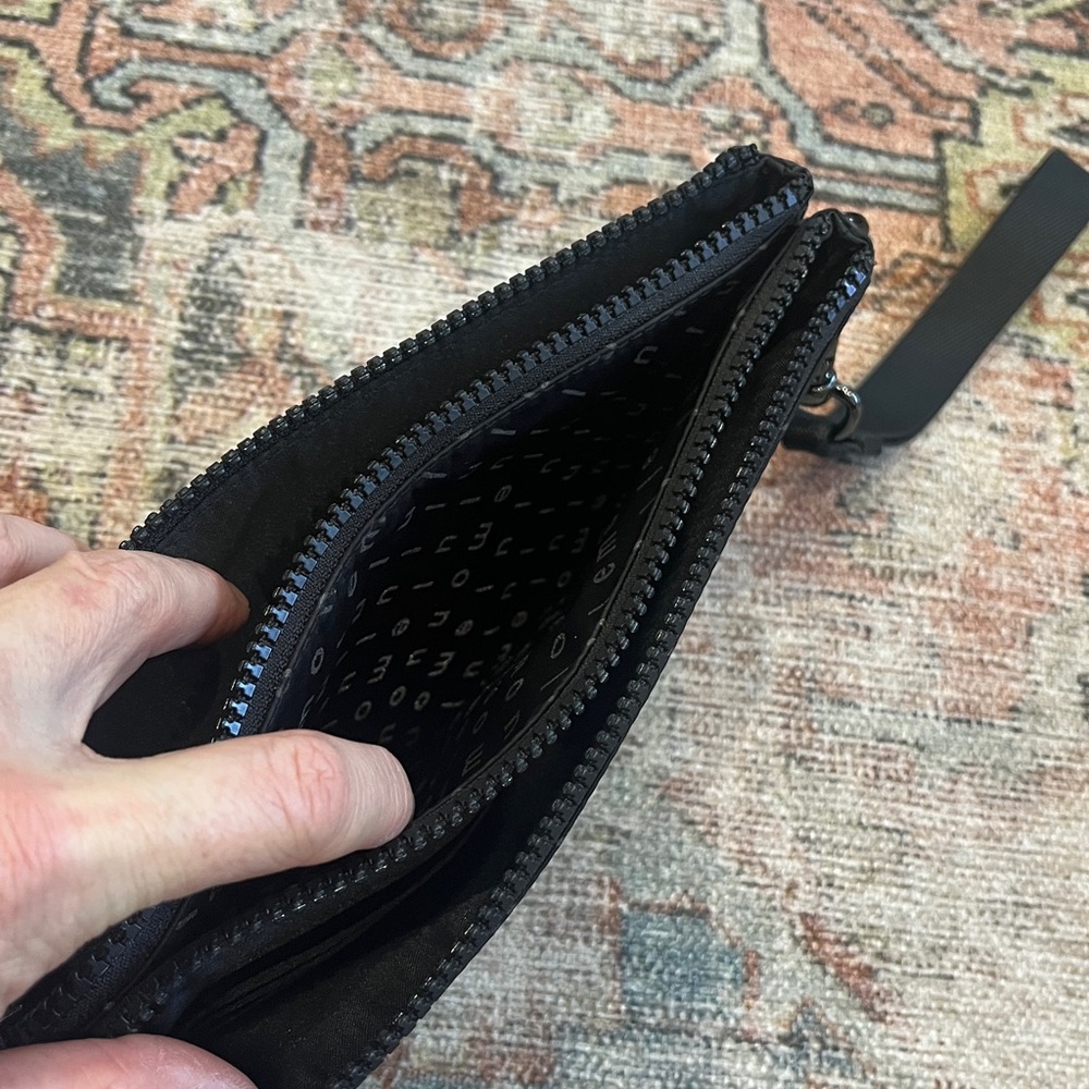 Lululemon wristlet wallet - Picture 5 of 8